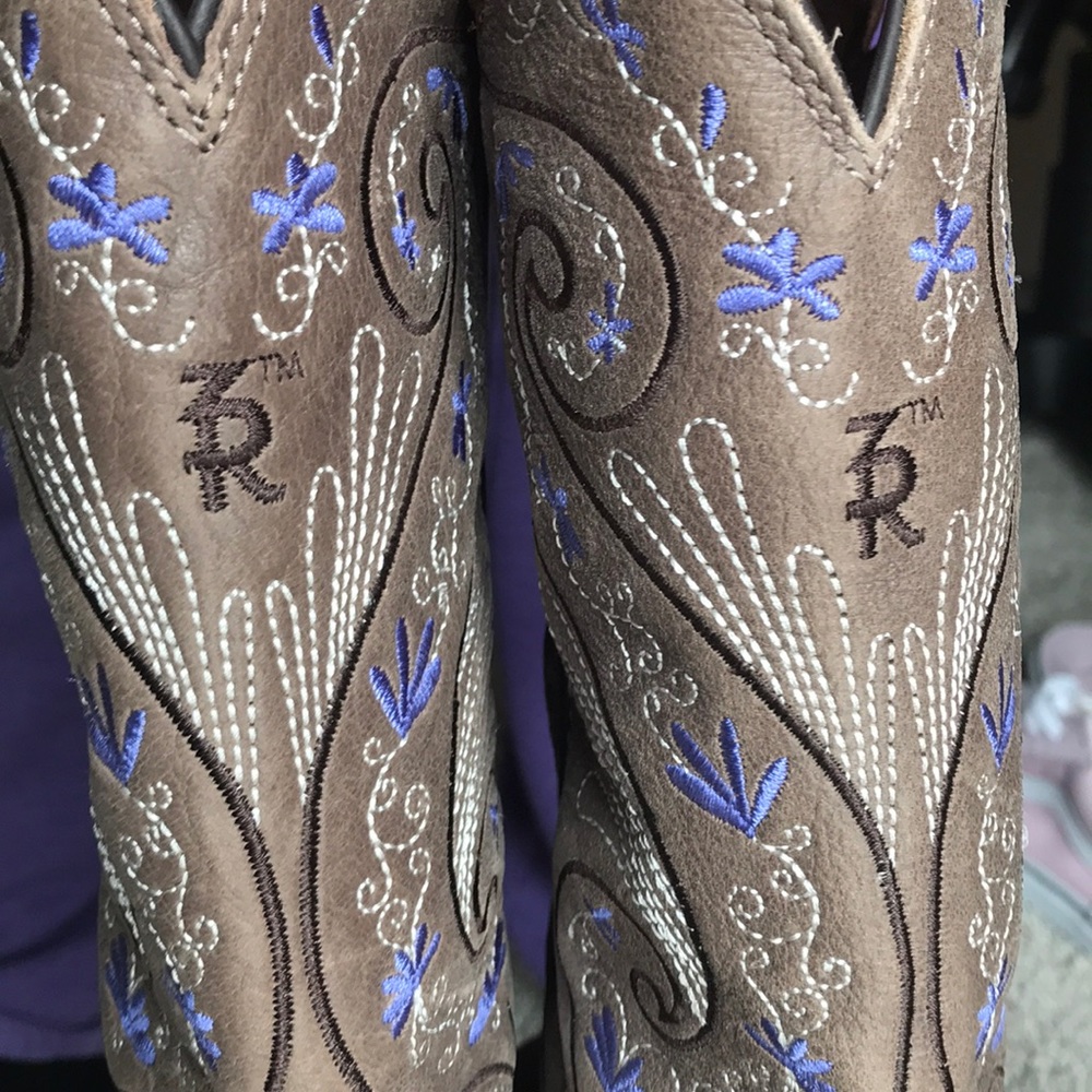 Purple flower cowgirl boots, by TonyLama